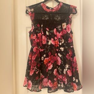 Torrid floral blouse, size 00 M/L, NWT